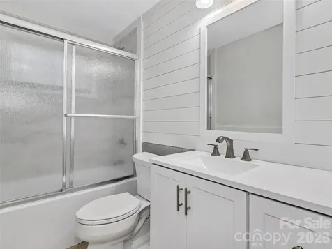 114 Elden Street Hendersonville NC 28791