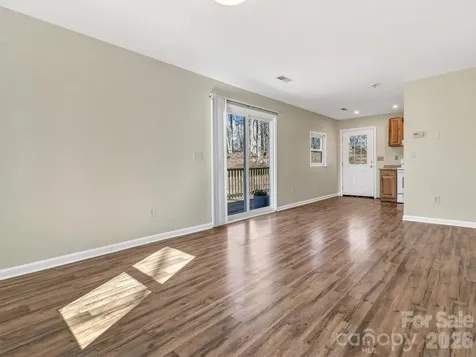 114 Elden Street Hendersonville NC 28791