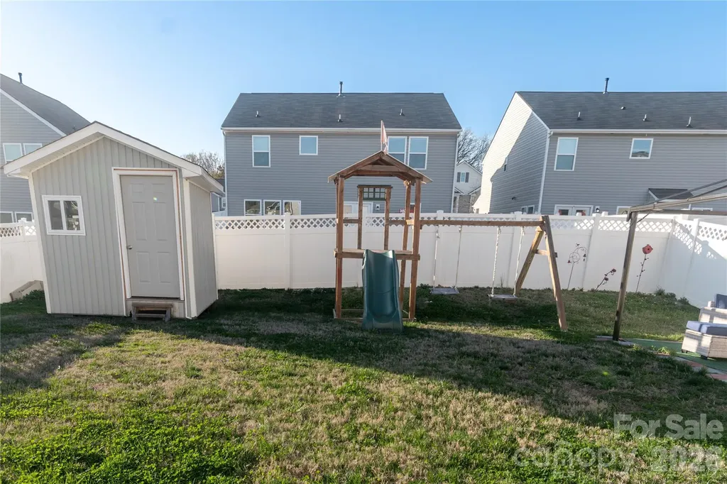 4320 Staffordshire Lane Charlotte NC 28213