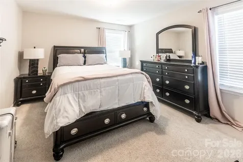 4320 Staffordshire Lane Charlotte NC 28213