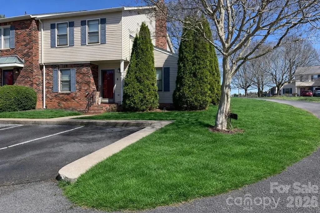 2705 N Center Street Hickory NC 28601