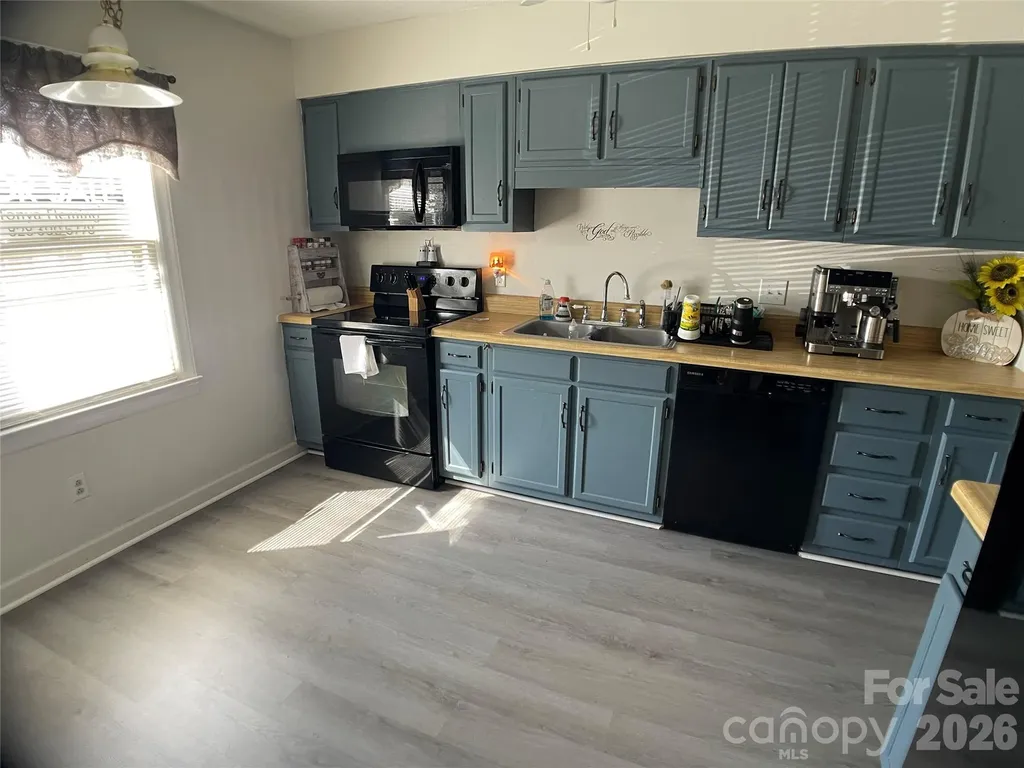 2705 N Center Street Hickory NC 28601
