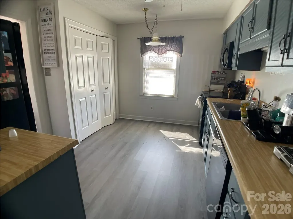 2705 N Center Street Hickory NC 28601