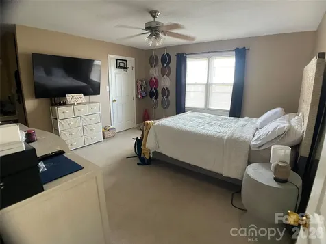 2705 N Center Street Hickory NC 28601