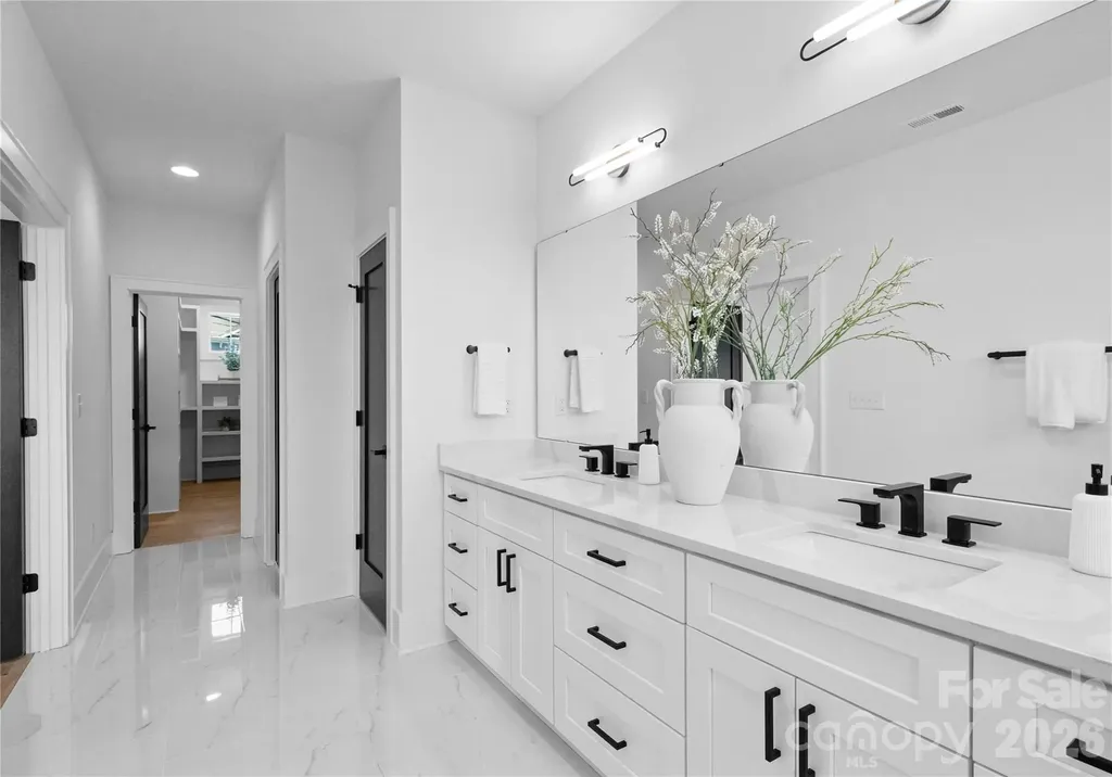 2013 South Street Charlotte NC 28208