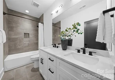 2013 South Street Charlotte NC 28208