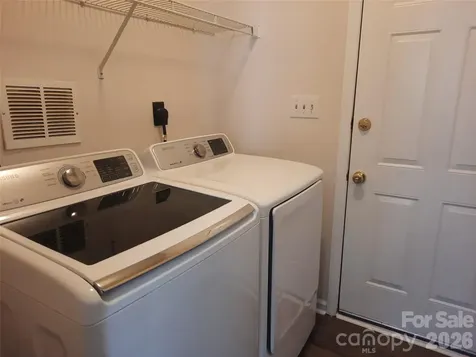 5305 Chinemist Court Charlotte NC 28269