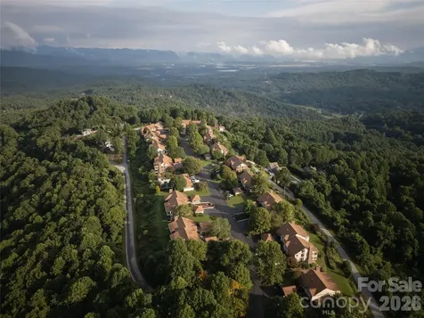 204 Fleetwood Plaza Hendersonville NC 28739