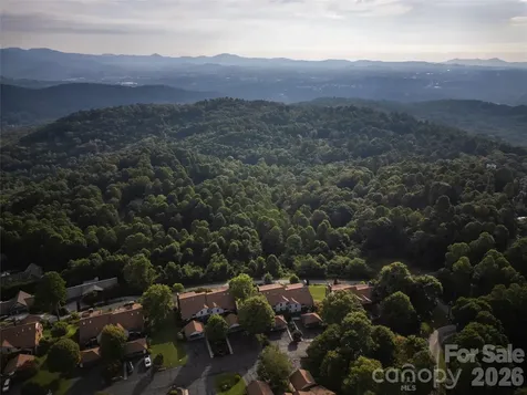 204 Fleetwood Plaza Hendersonville NC 28739