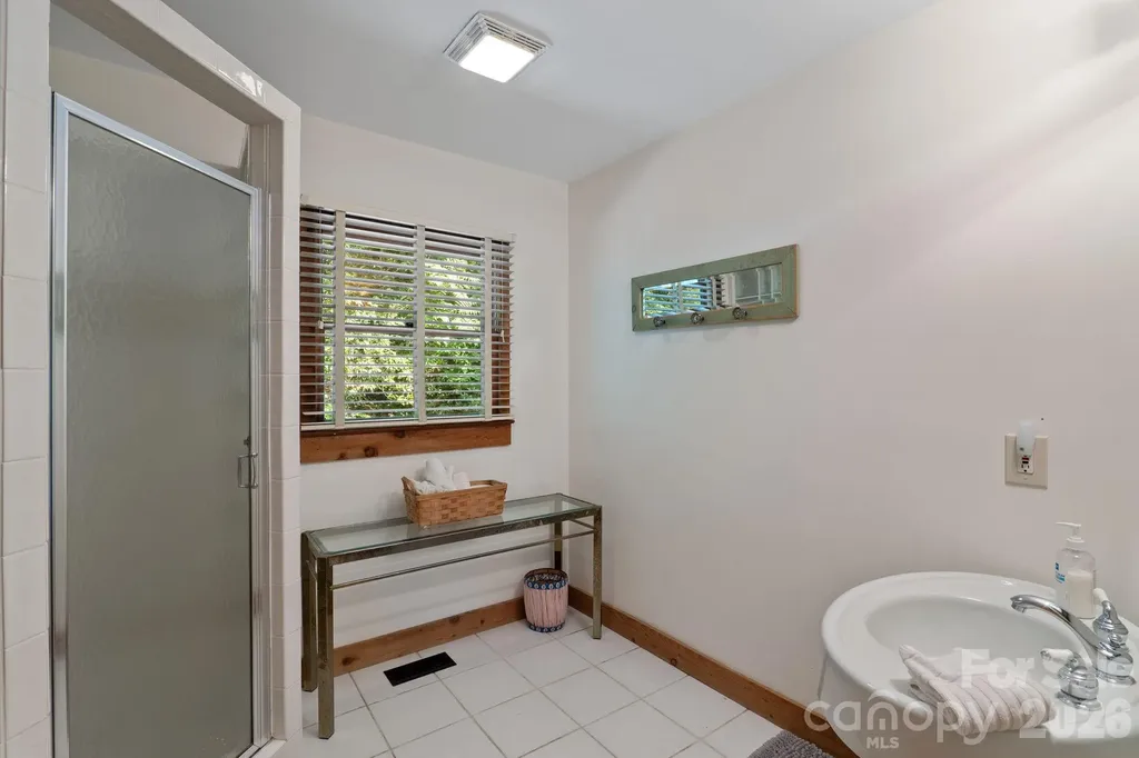150 Avondale Ridge Road Asheville NC 28803