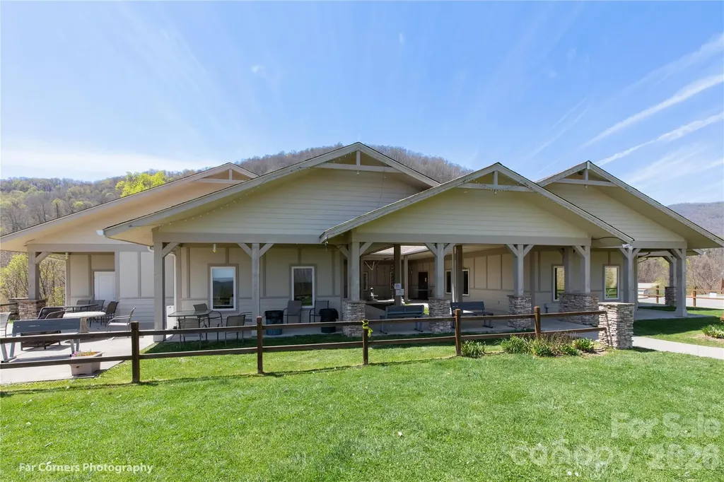 14 Lila Lane Clyde NC 28721