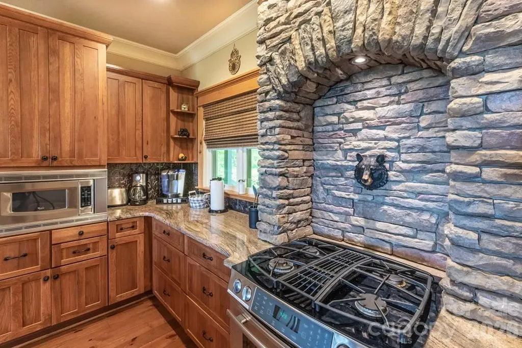 27 Indianola Lane Bryson City NC 28713
