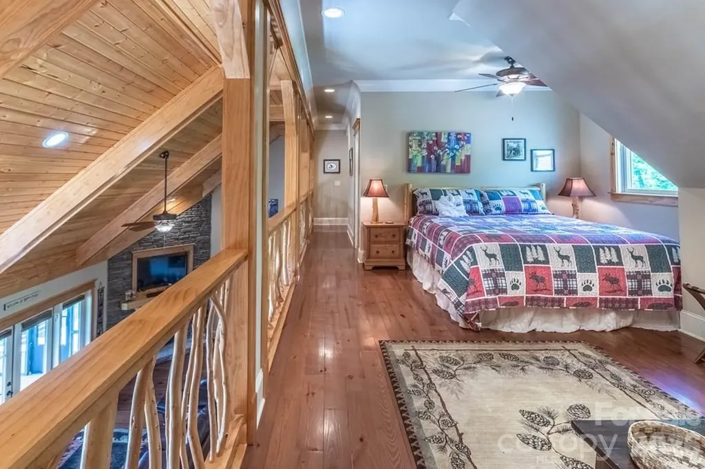 27 Indianola Lane Bryson City NC 28713