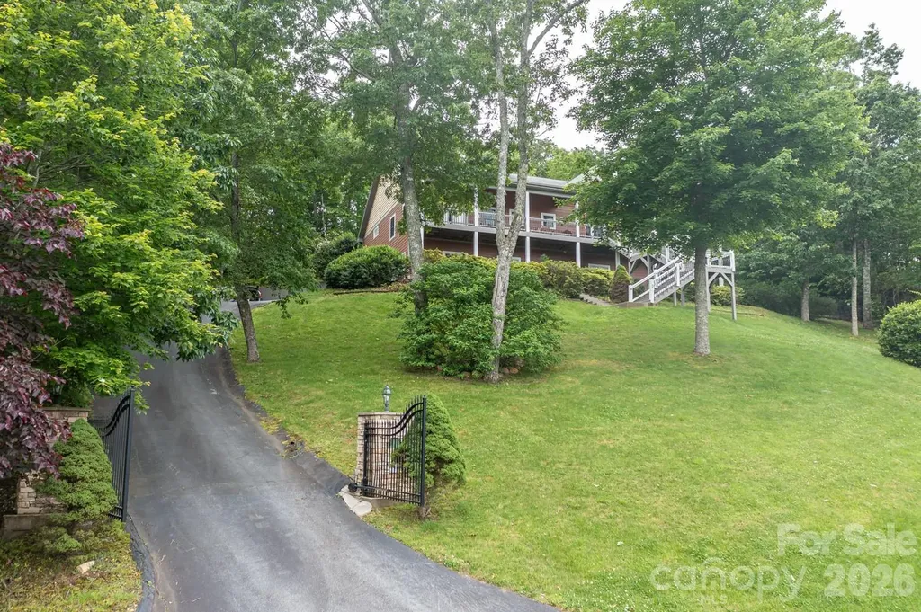 6 Grouse Terrace Fairview NC 28730