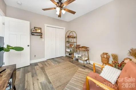 38 Sunrise Drive Mars Hill NC 28754