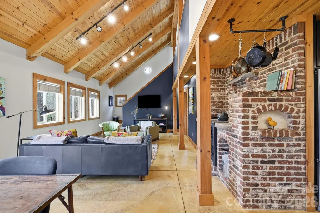 14 Sunny Hollow Lane Fairview NC 28730