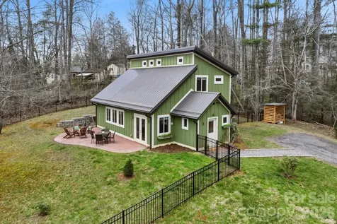 14 Sunny Hollow Lane Fairview NC 28730