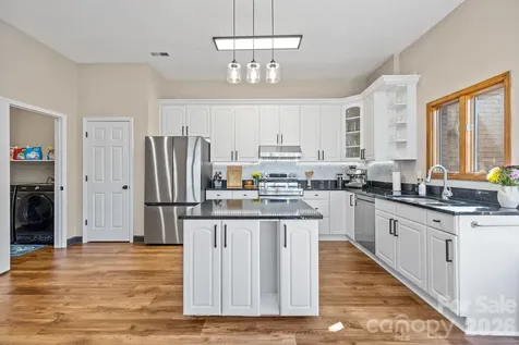 13634 Pine Harbor Road Charlotte NC 28278