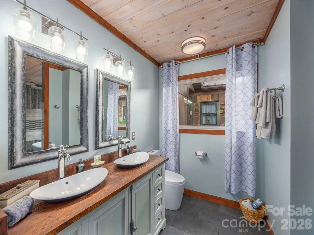 461 Ferguson Cove Loop Clyde NC 28721