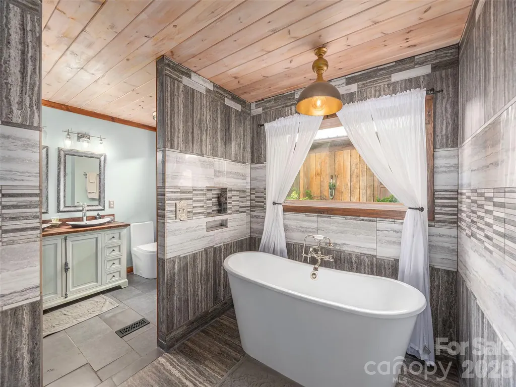 461 Ferguson Cove Loop Clyde NC 28721
