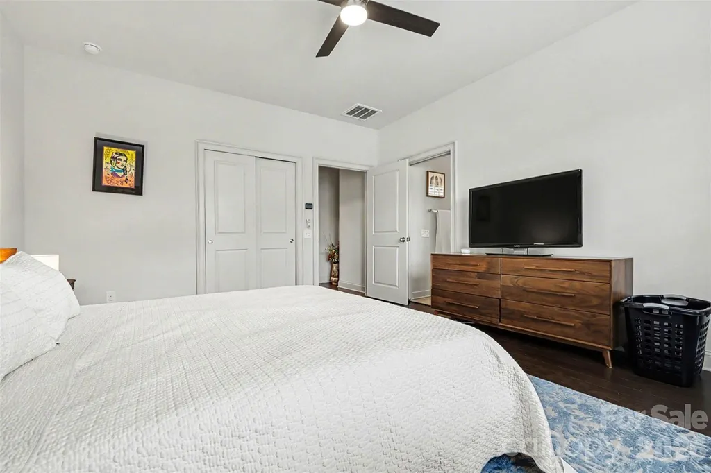 3030 Fairview Villa Court Charlotte NC 28209