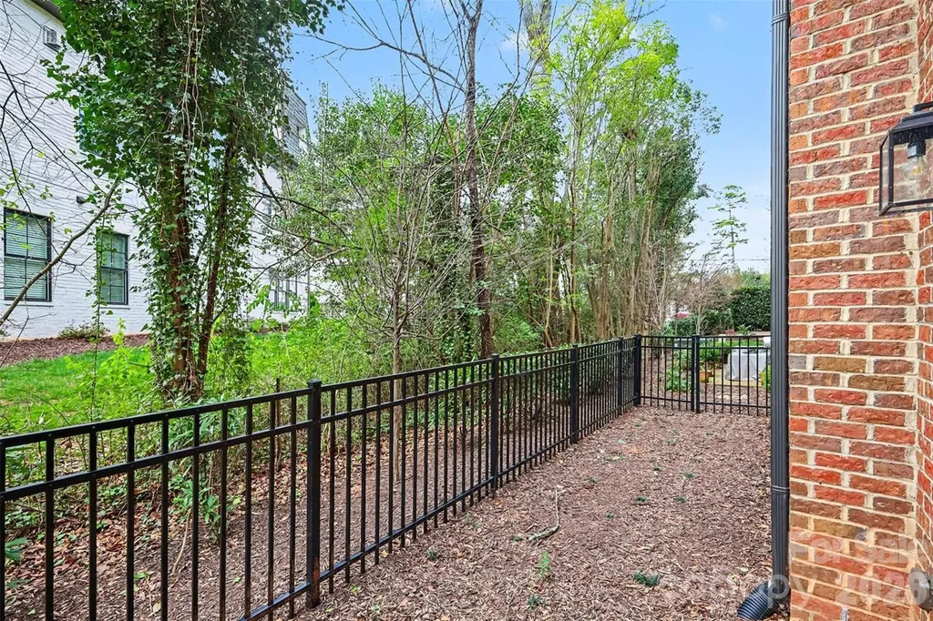 3030 Fairview Villa Court Charlotte NC 28209