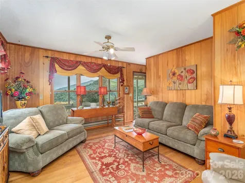 21 Flint Lane Maggie Valley NC 28751