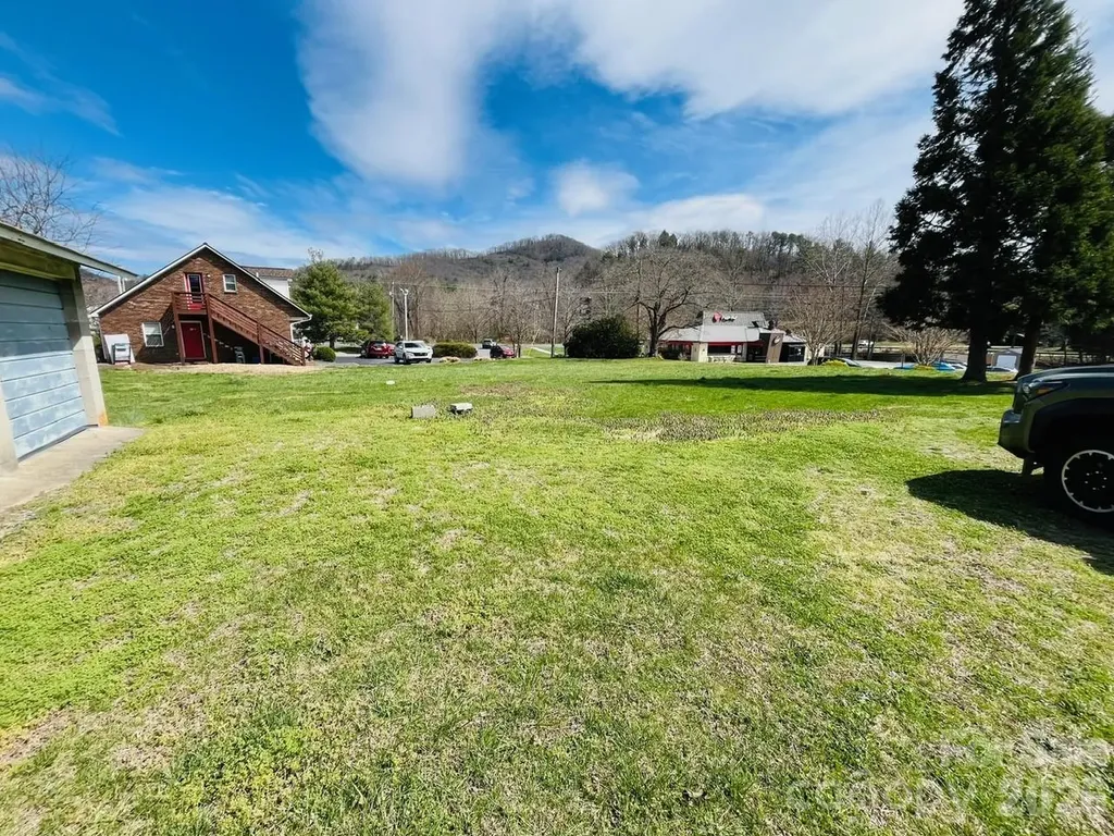 11 Terry Estate Drive Black Mountain NC 28711