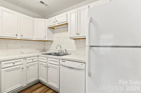 6041 Crape Myrtle Lane Charlotte NC 28216