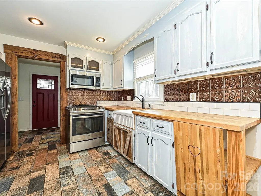 104 Deertrack Drive Mount Holly NC 28120
