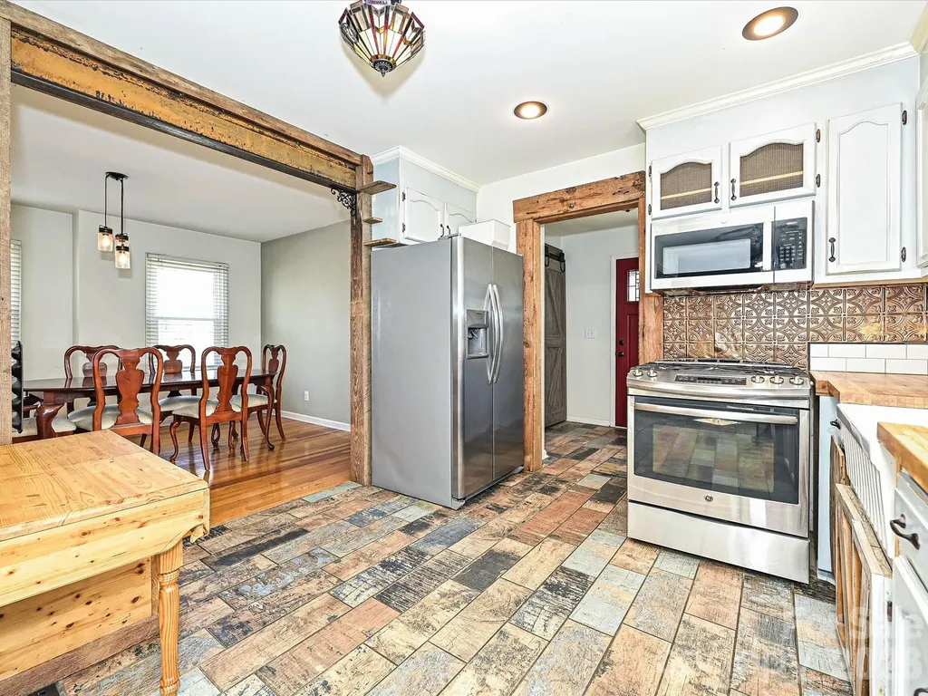 104 Deertrack Drive Mount Holly NC 28120