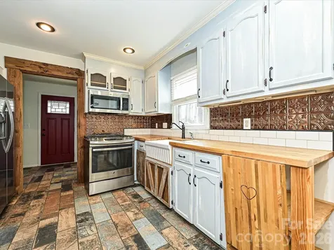 104 Deertrack Drive Mount Holly NC 28120