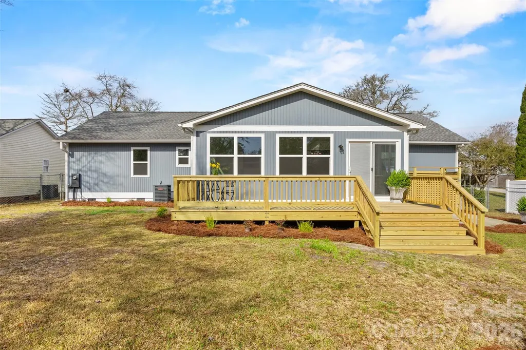 322 NE 57th Street NE Oak Island NC 28465