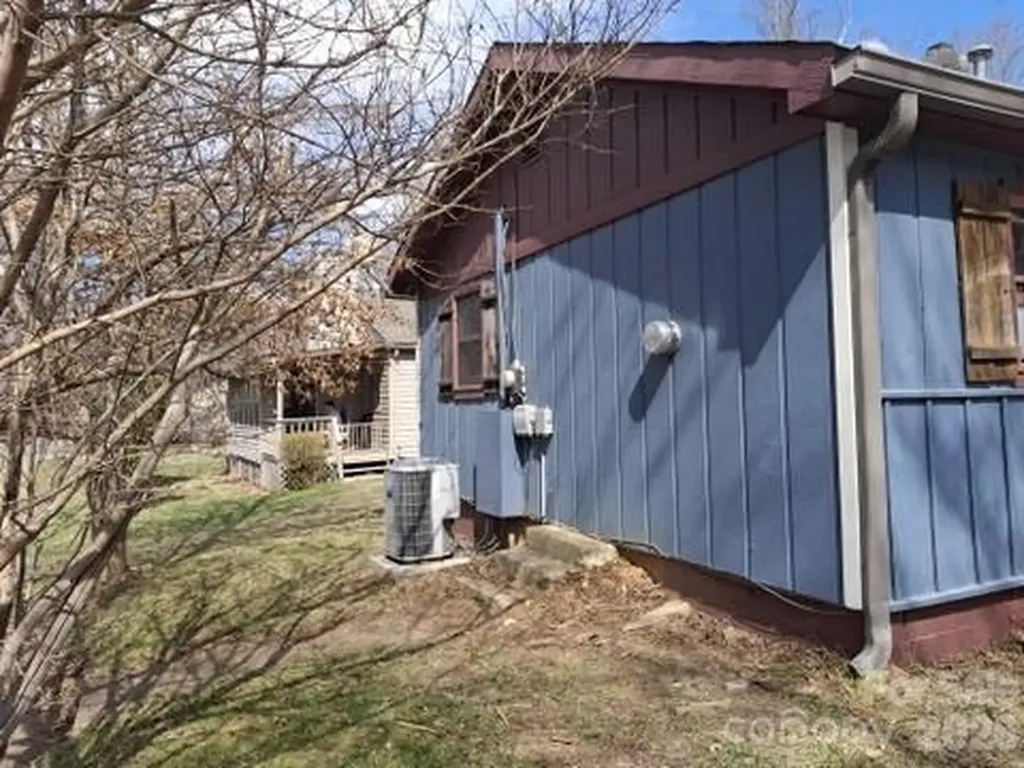 129 Harrison Street Swannanoa NC 28778