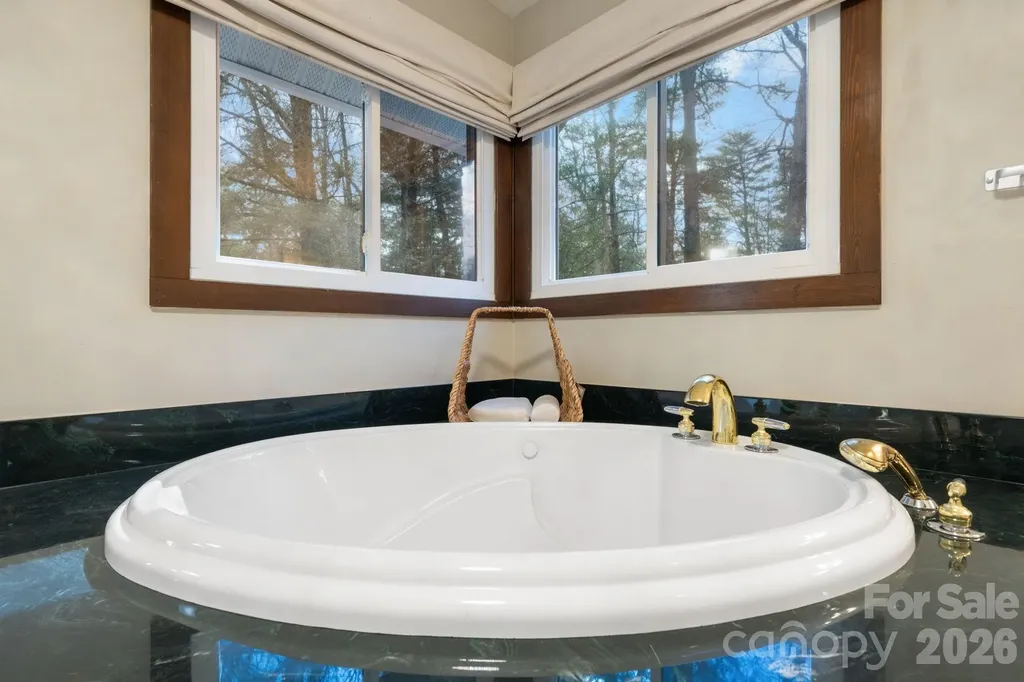 2184 Pine Mountain Drive Connelly Springs NC 28612