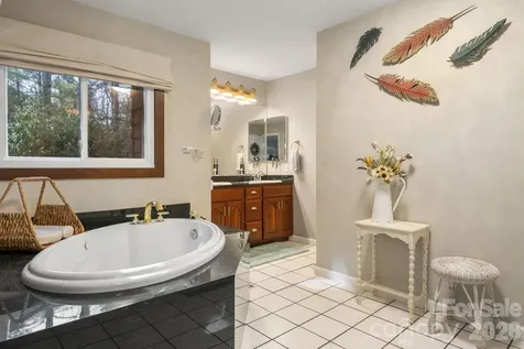 2184 Pine Mountain Drive Connelly Springs NC 28612