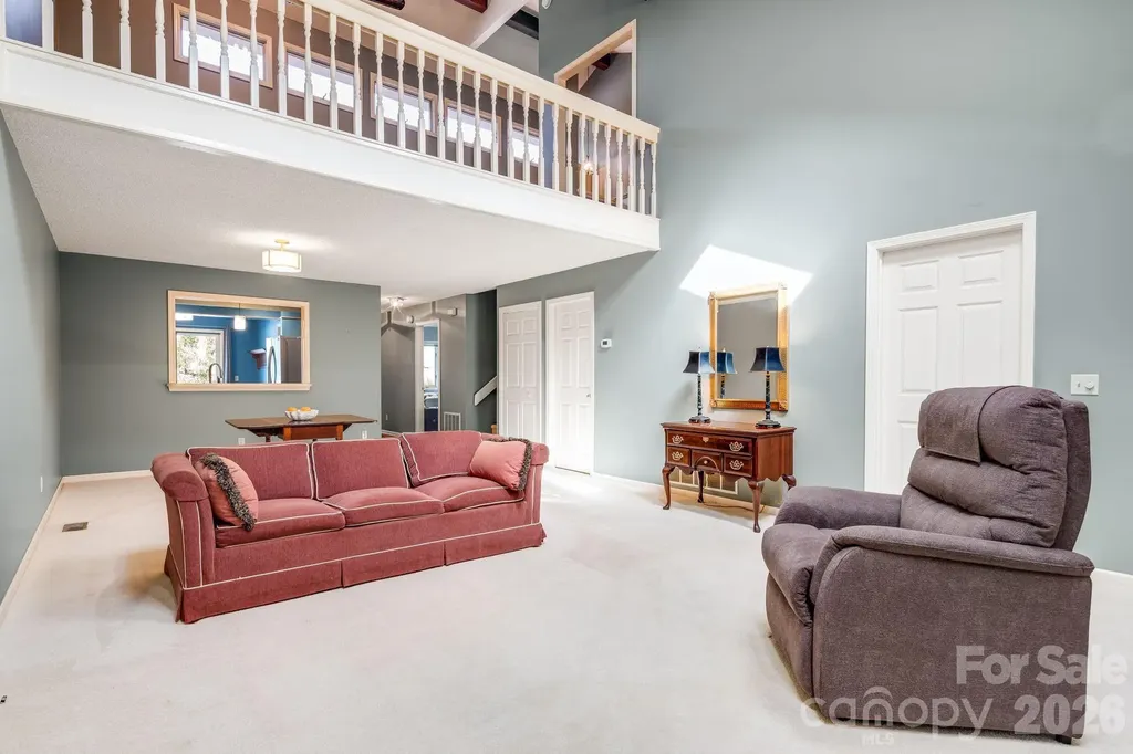 1104 Red Oak Drive Hendersonville NC 28791