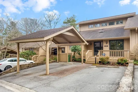1104 Red Oak Drive Hendersonville NC 28791