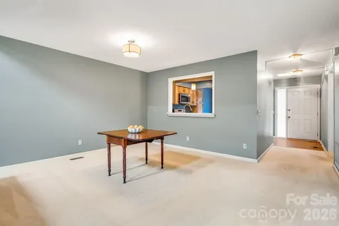 1104 Red Oak Drive Hendersonville NC 28791
