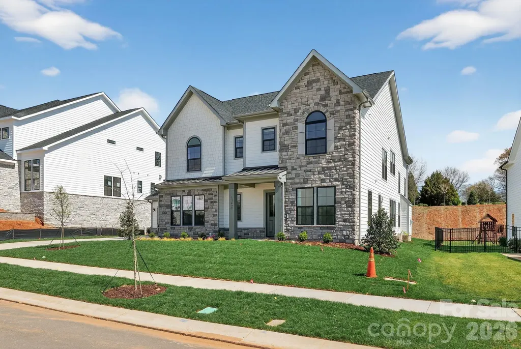 Huntersville NC, 13639 Glennmayes Drive, Unit 5