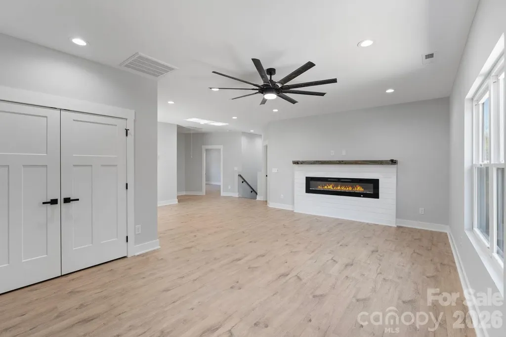 908 30th Avenue Drive NW Hickory NC 28601