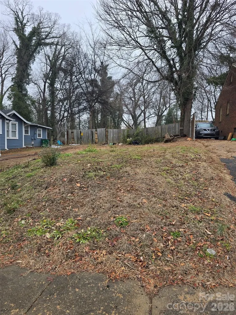 320 Woodvale Place Charlotte NC 28208