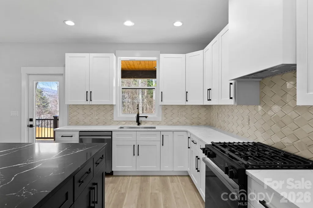 19 E Starnes Cove Road Asheville NC 28806