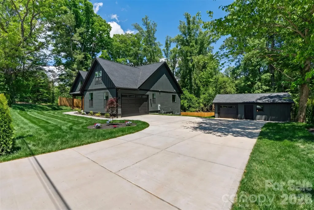 19 E Starnes Cove Road Asheville NC 28806