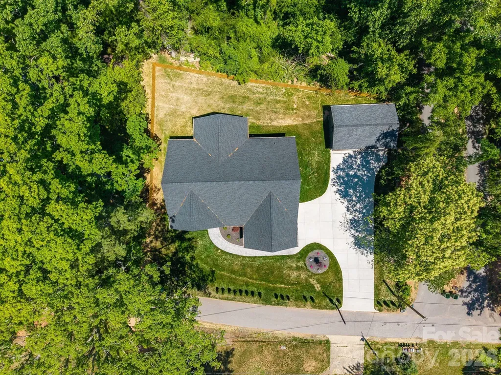 19 E Starnes Cove Road Asheville NC 28806