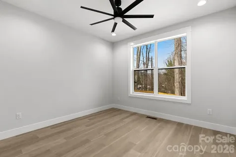 19 E Starnes Cove Road Asheville NC 28806