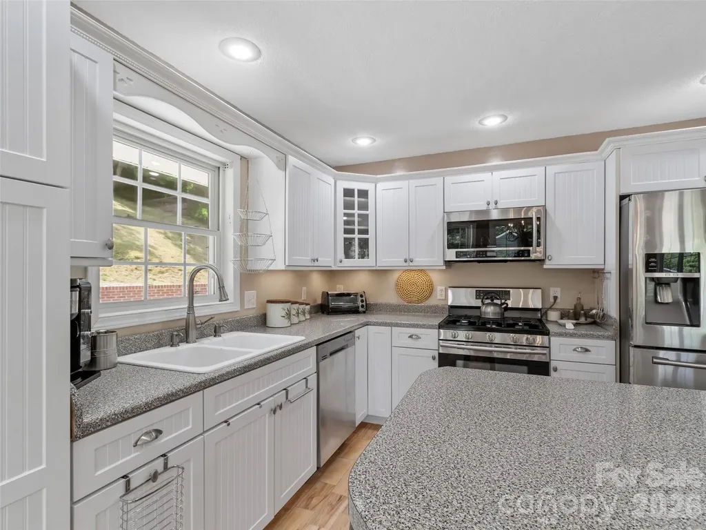 189 Poverty Branch Road Barnardsville NC 28709