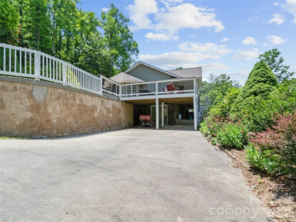 189 Poverty Branch Road Barnardsville NC 28709