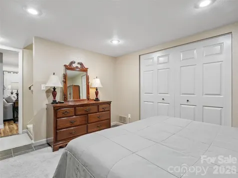 189 Poverty Branch Road Barnardsville NC 28709