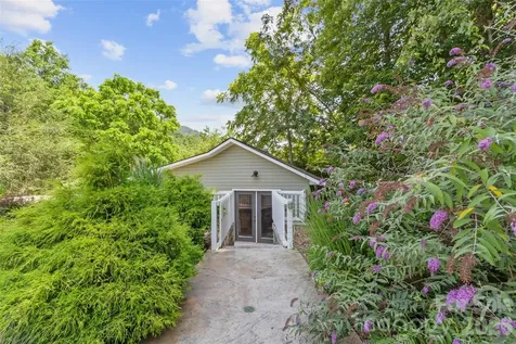 189 Poverty Branch Road Barnardsville NC 28709